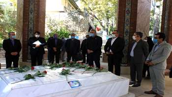 ادای احترام  به شهدای گمنام دانشگاه